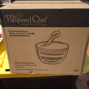 Pampered Chef Salad Spinner - Black